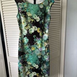 Scuba dress in green multi, never worn but no tags
